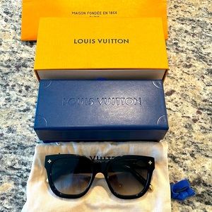 Gorgeous Gently used 2022 style authentic Louis Vuitton‘s with gold hardware